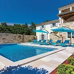 Casa vacanze With Fireplace I *