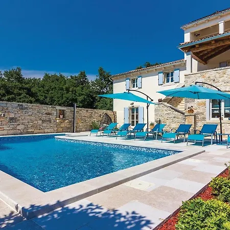 Σπίτι διακοπών 5 Bedroom Cozy In *