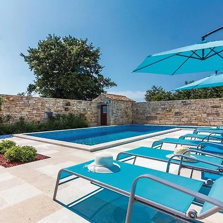 With Fireplace I Vodnjan