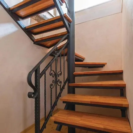 With Fireplace I Nyaraló Vodnjan