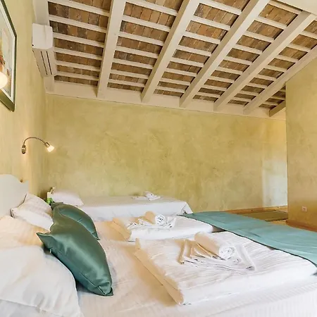 5 Bedroom Cozy In Holiday home Vodnjan