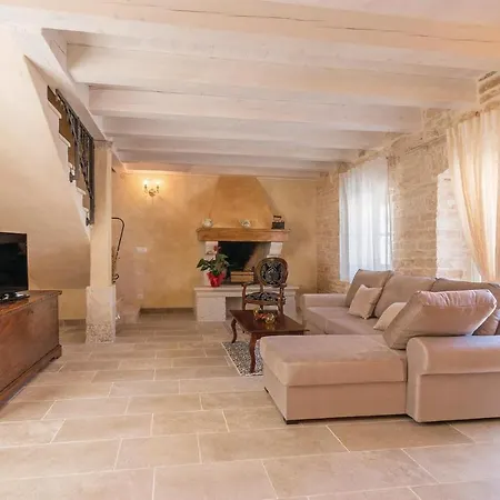 With Fireplace I Feriehus *